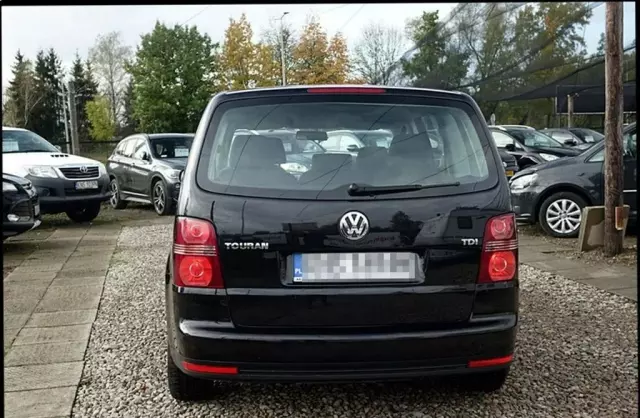 VOLKSWAGEN Touran 
