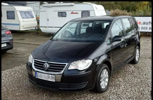 VOLKSWAGEN Touran 