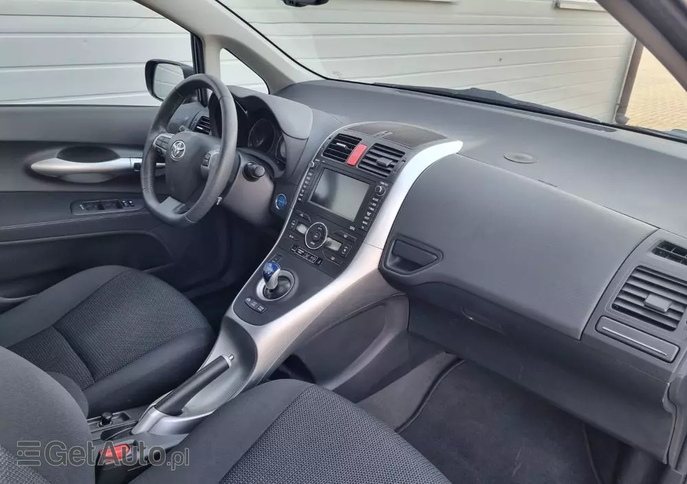 TOYOTA Auris 1.8 HSD Prestige NAVI