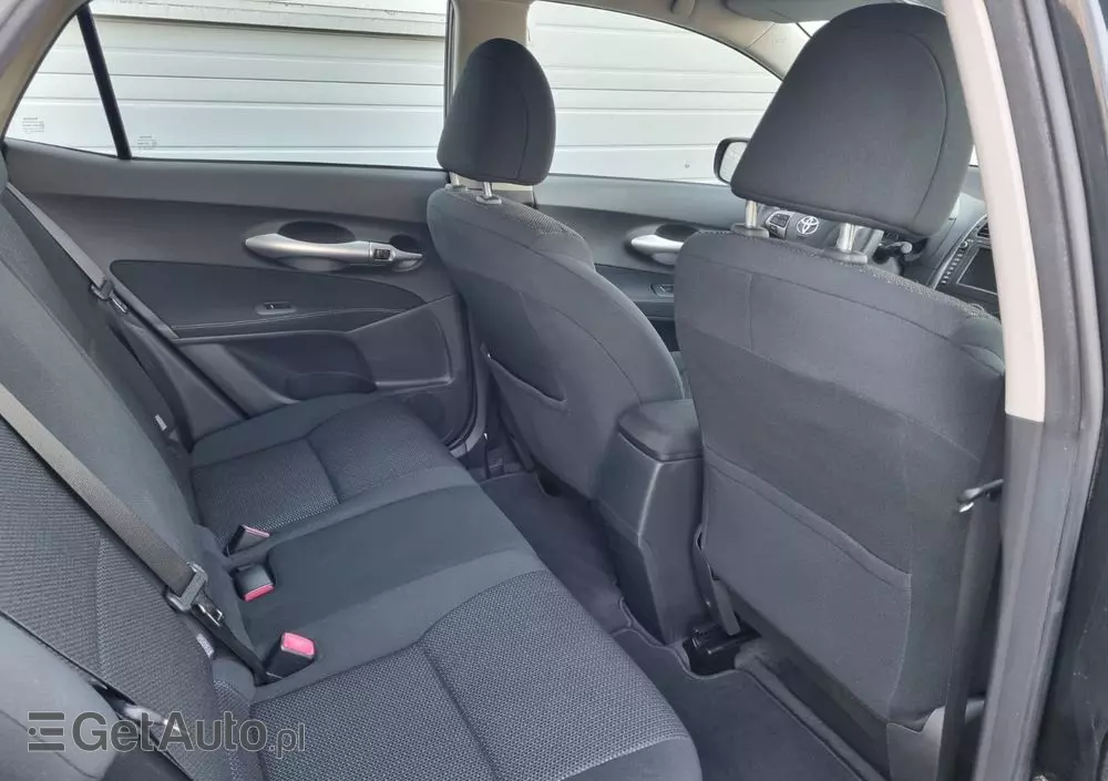 TOYOTA Auris 1.8 HSD Prestige NAVI