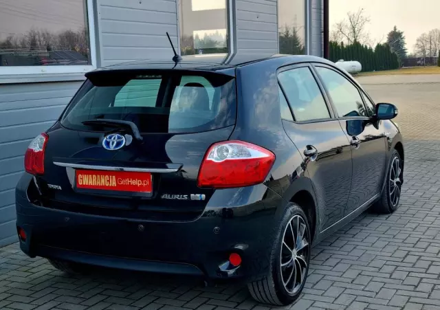 TOYOTA Auris 1.8 HSD Prestige NAVI