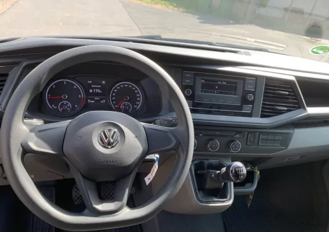 VOLKSWAGEN Transporter 