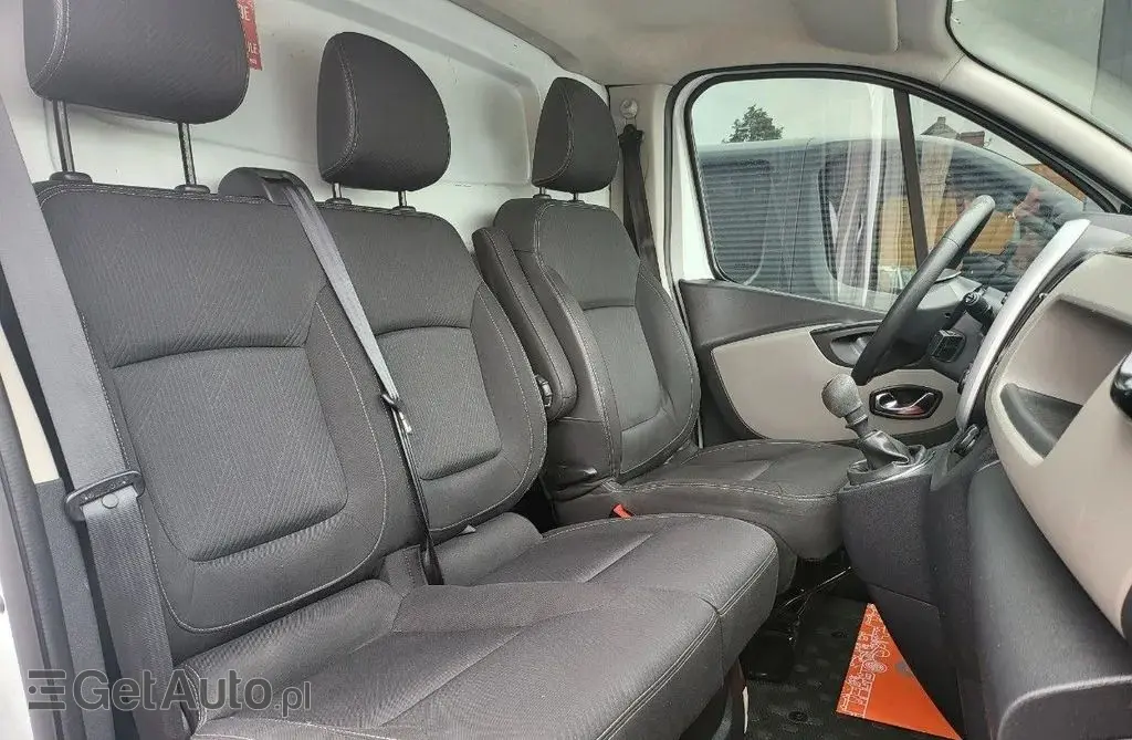 RENAULT Trafic 