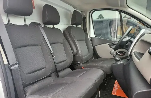 RENAULT Trafic 