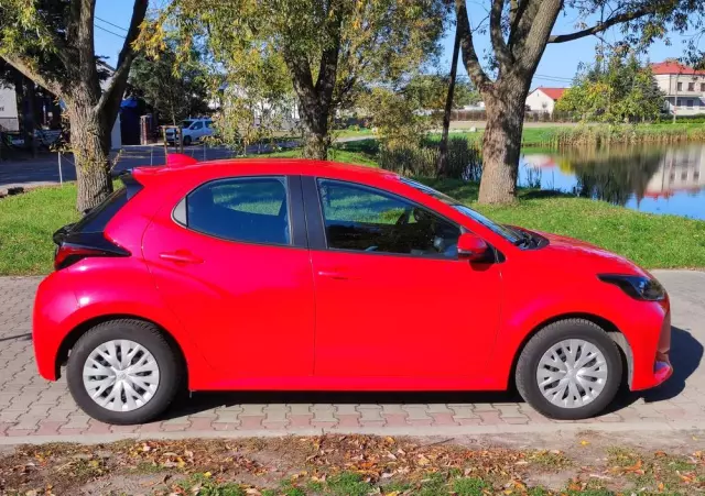 TOYOTA Yaris 
