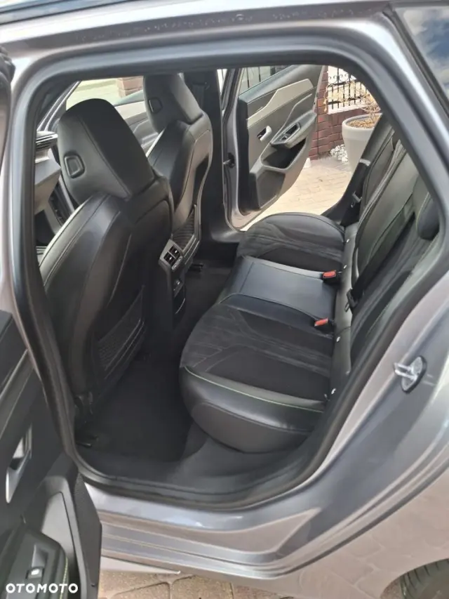 PEUGEOT 308 PureTech 130 EAT8 GT