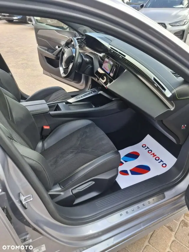 PEUGEOT 308 PureTech 130 EAT8 GT