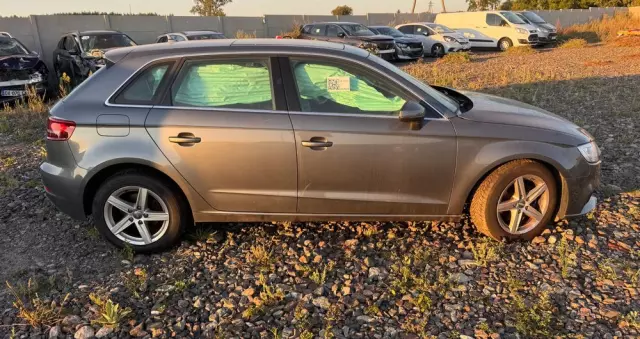 AUDI A3 Sportback 1.6 TDI S tronic sport