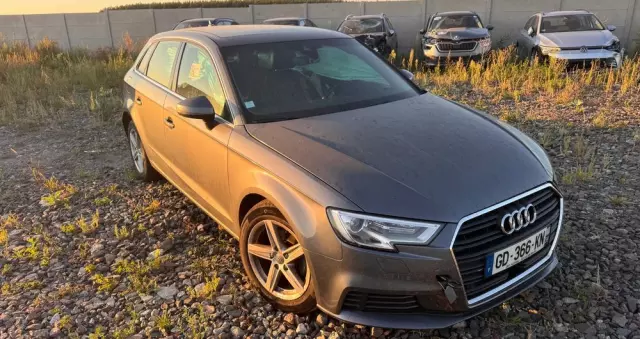 AUDI A3 Sportback 1.6 TDI S tronic sport