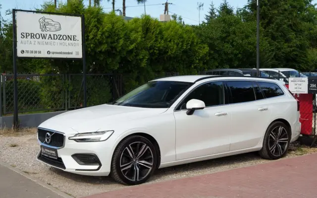 VOLVO V60 B3 B Geartronic Momentum Pro