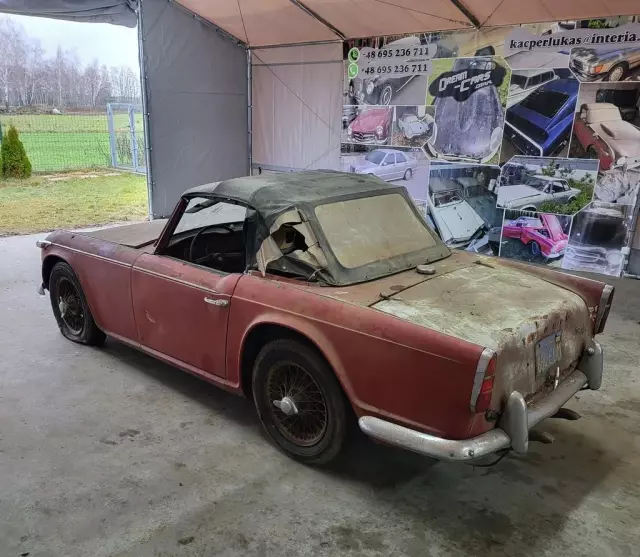 TRIUMPH TR 4 