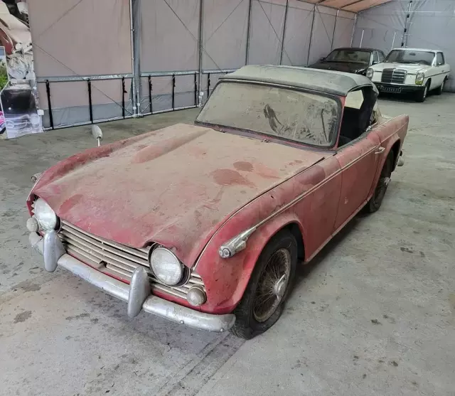 TRIUMPH TR 4 
