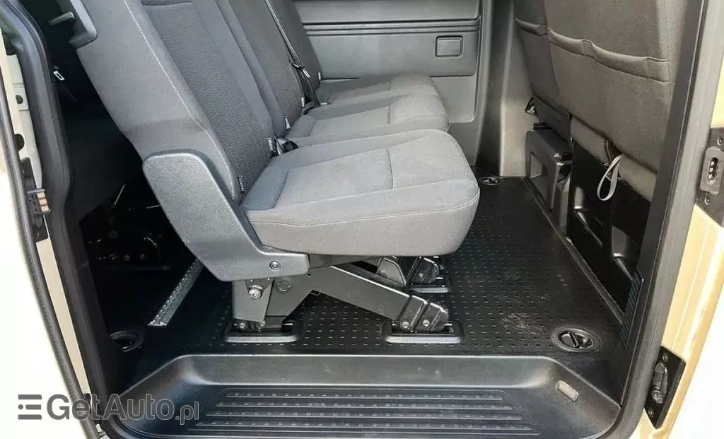 VOLKSWAGEN Caravelle 