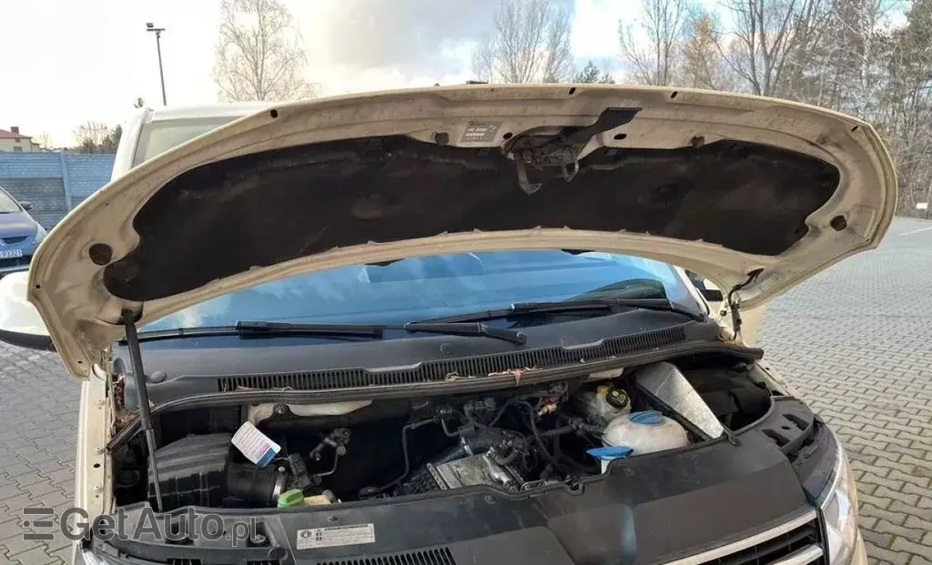 VOLKSWAGEN Caravelle 