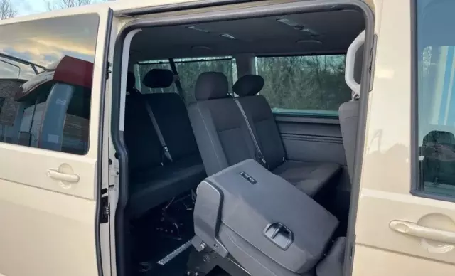 VOLKSWAGEN Caravelle 