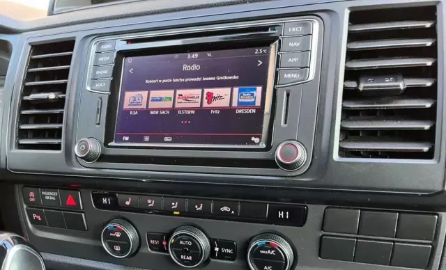 VOLKSWAGEN Caravelle 