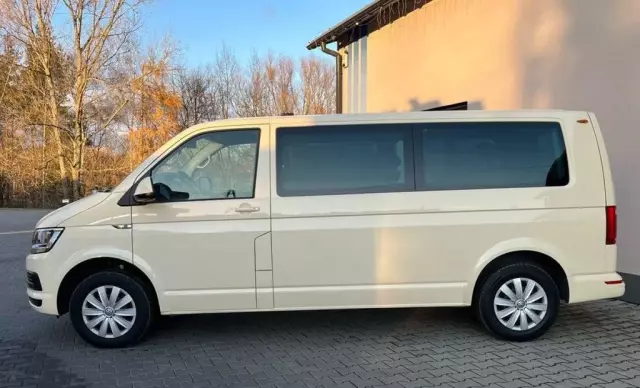 VOLKSWAGEN Caravelle 