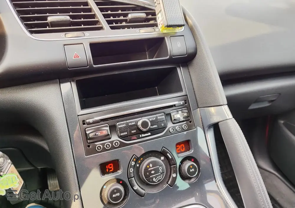 PEUGEOT 3008 1.6 HDi Style