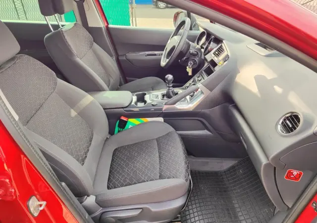 PEUGEOT 3008 1.6 HDi Style