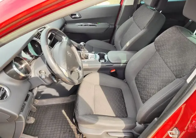 PEUGEOT 3008 1.6 HDi Style