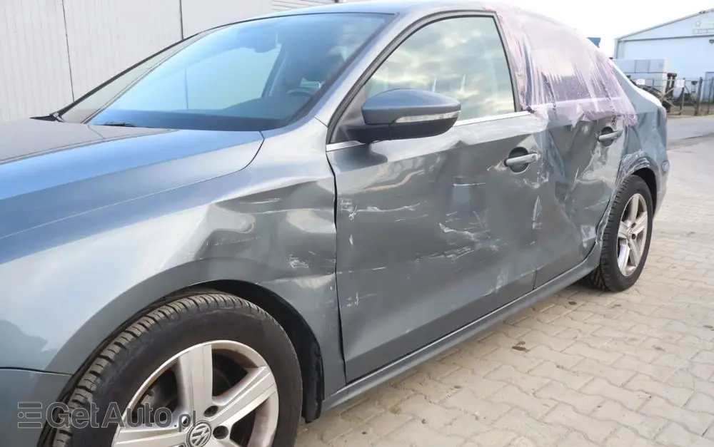 VOLKSWAGEN Jetta 1.4 TSI BMT Highline