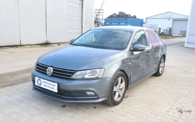 VOLKSWAGEN Jetta 1.4 TSI BMT Highline