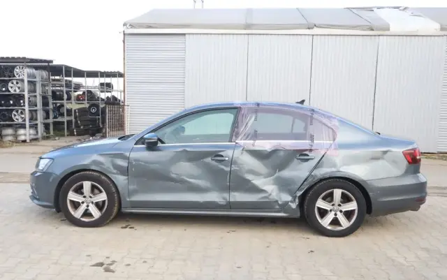 VOLKSWAGEN Jetta 1.4 TSI BMT Highline