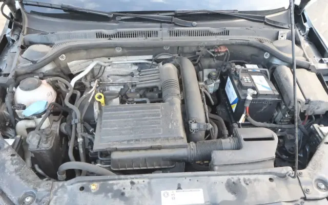 VOLKSWAGEN Jetta 1.4 TSI BMT Highline