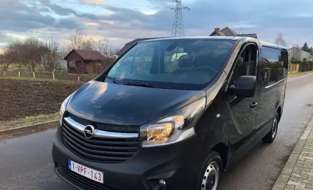 OPEL Vivaro 