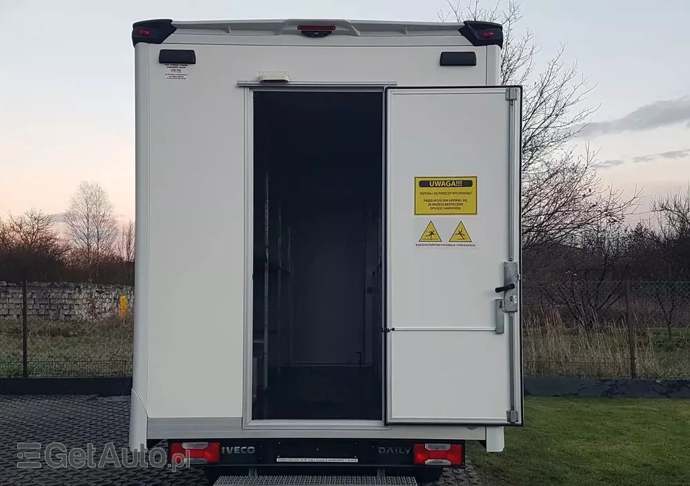 IVECO DAILY KONTENER NISKOPODŁOGOWY 4,43x2,23x2,42 SKLEP KAMPER KONIOWÓZ BAR KLIMA 
