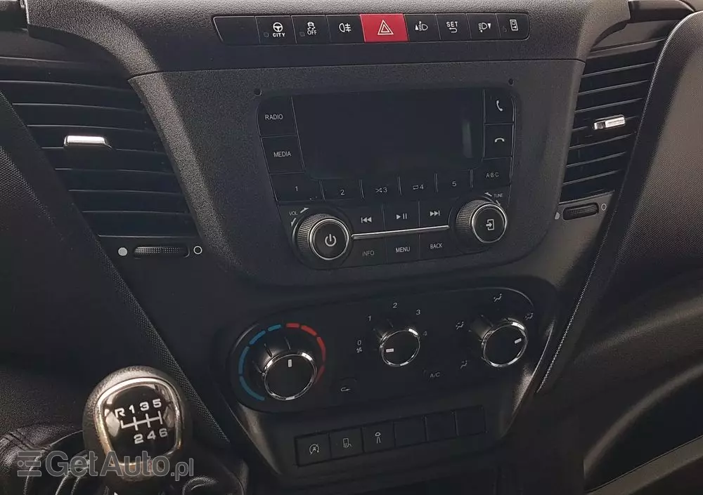 IVECO DAILY KONTENER NISKOPODŁOGOWY 4,43x2,23x2,42 SKLEP KAMPER KONIOWÓZ BAR KLIMA 