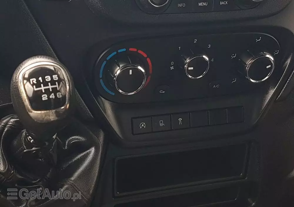 IVECO DAILY KONTENER NISKOPODŁOGOWY 4,43x2,23x2,42 SKLEP KAMPER KONIOWÓZ BAR KLIMA 