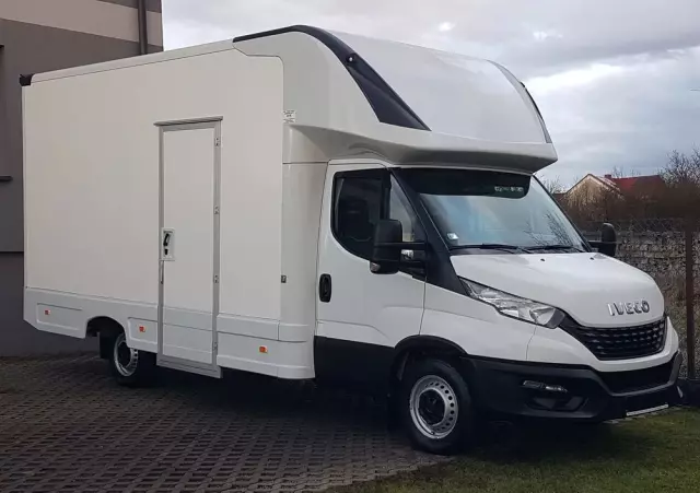 IVECO DAILY KONTENER NISKOPODŁOGOWY 4,43x2,23x2,42 SKLEP KAMPER KONIOWÓZ BAR KLIMA 
