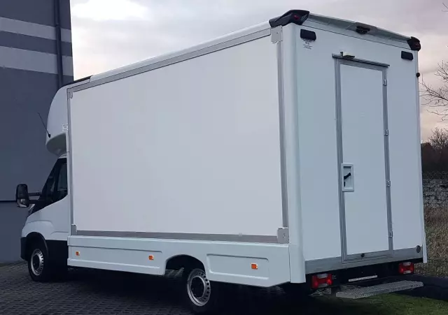 IVECO DAILY KONTENER NISKOPODŁOGOWY 4,43x2,23x2,42 SKLEP KAMPER KONIOWÓZ BAR KLIMA 