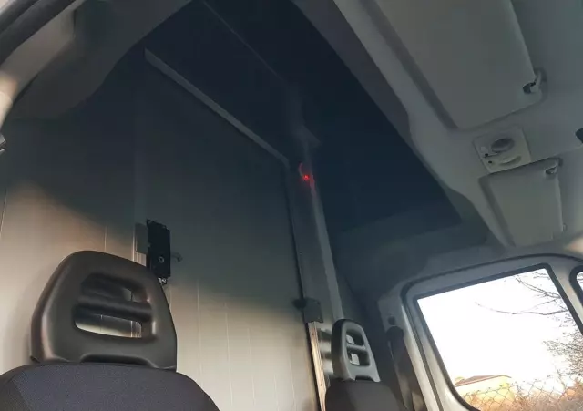 IVECO DAILY KONTENER NISKOPODŁOGOWY 4,43x2,23x2,42 SKLEP KAMPER KONIOWÓZ BAR KLIMA 