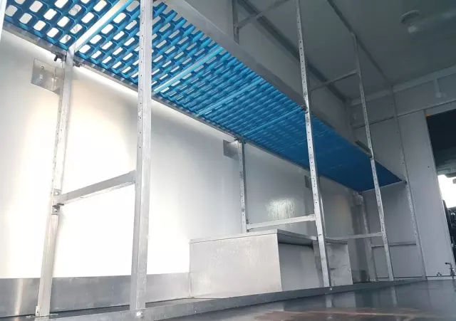 IVECO DAILY KONTENER NISKOPODŁOGOWY 4,43x2,23x2,42 SKLEP KAMPER KONIOWÓZ BAR KLIMA 