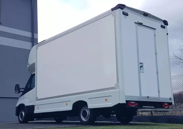 IVECO DAILY KONTENER NISKOPODŁOGOWY 4,43x2,23x2,42 SKLEP KAMPER KONIOWÓZ BAR KLIMA 