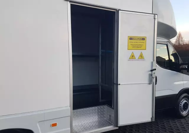 IVECO DAILY KONTENER NISKOPODŁOGOWY 4,43x2,23x2,42 SKLEP KAMPER KONIOWÓZ BAR KLIMA 