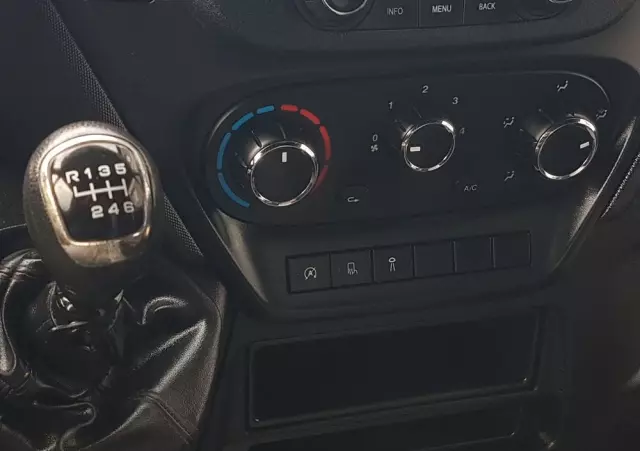 IVECO DAILY KONTENER NISKOPODŁOGOWY 4,43x2,23x2,42 SKLEP KAMPER KONIOWÓZ BAR KLIMA 