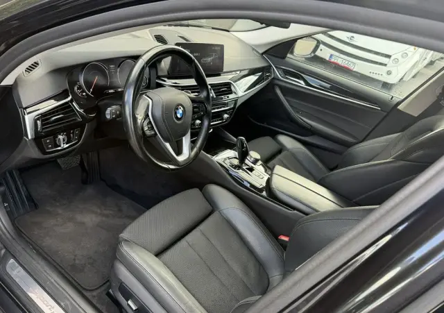 BMW Seria 5 520d Sport