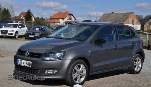 VOLKSWAGEN Polo 