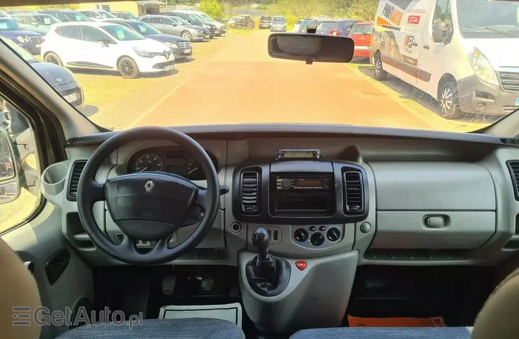 RENAULT Trafic 