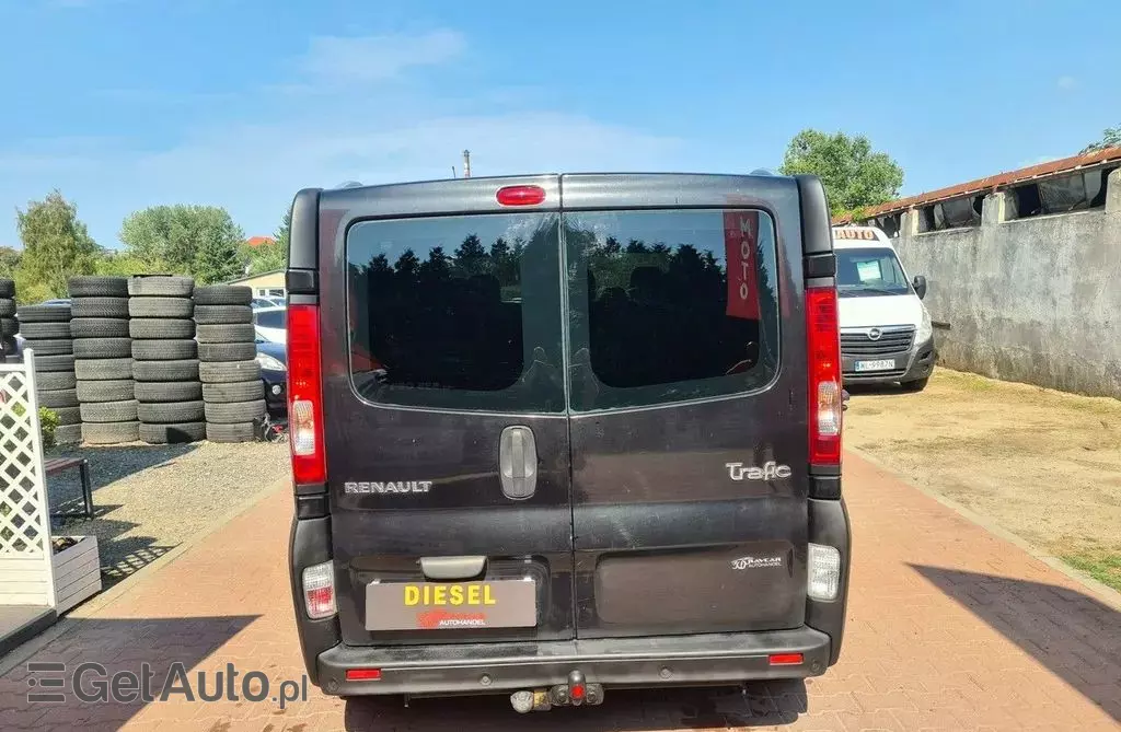 RENAULT Trafic 