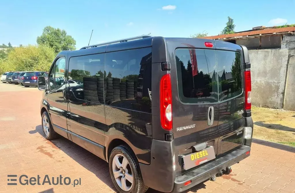 RENAULT Trafic 