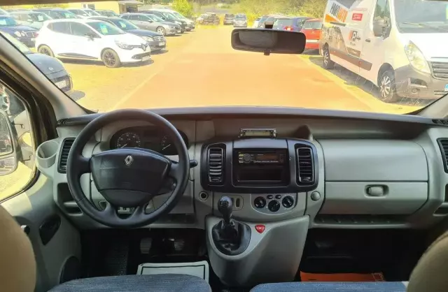 RENAULT Trafic 