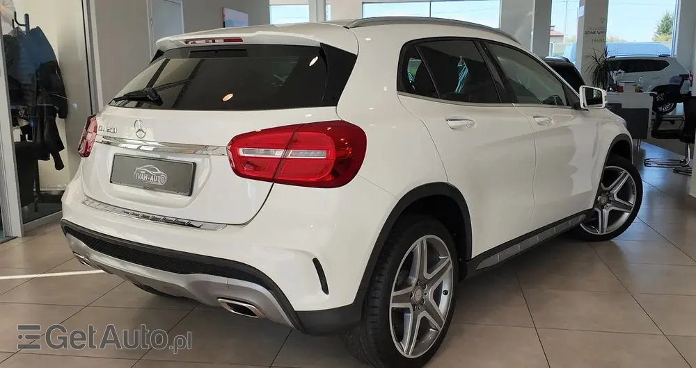 MERCEDES-BENZ GLA 250 4-Matic