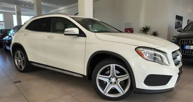 MERCEDES-BENZ GLA 250 4-Matic