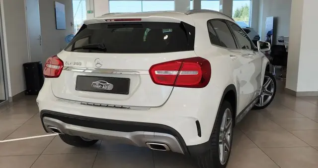 MERCEDES-BENZ GLA 250 4-Matic
