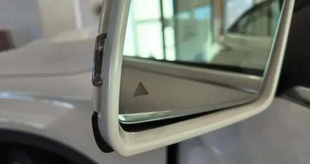 MERCEDES-BENZ GLA 250 4-Matic