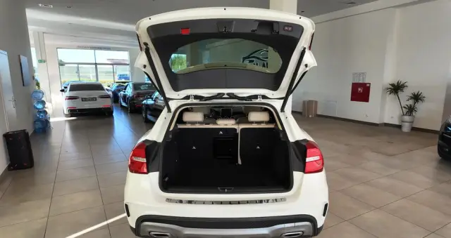 MERCEDES-BENZ GLA 250 4-Matic